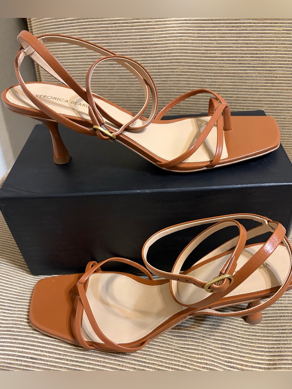 NWOT Veronica Beard Caterina Leather Ankle Strap Sandal in Honey Brown - Size 10
